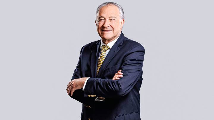 “Los uniformados deberían votar”: el general (r) Óscar Naranjo habla de las elecciones de 2026, de seguridad, y de Uribe y Santos