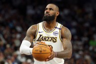 NBA Insider Urges Knicks to Trade for Lakers' LeBron James
