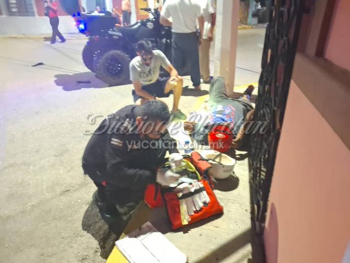 Motociclista sufre fractura en un pie al chocar con un taxi en Tizimín
