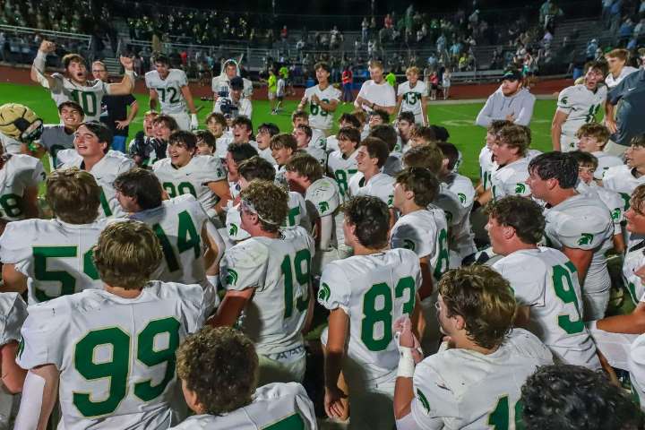 Improbable 2-point play sends Spartans to wild win