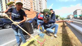 Juntos Todo es Posible rehabilita calle Los Estadios de Caracas
