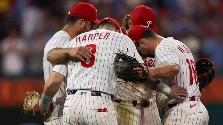 Live updates as Phillies try to clinch NL East vs. Royals
