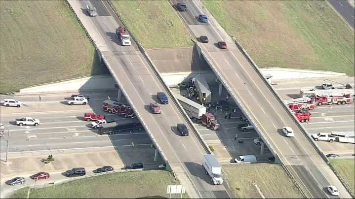 Waxahachie roads closed due to major highway accident