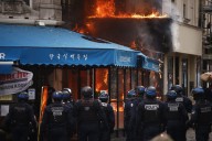 Francia enfrenta bloqueos masivos durante protestas contra el Gobierno