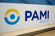PAMI negó sobreprecios en la compra de lentes y remarcó que el sistema actual garantiza “gratuidad”