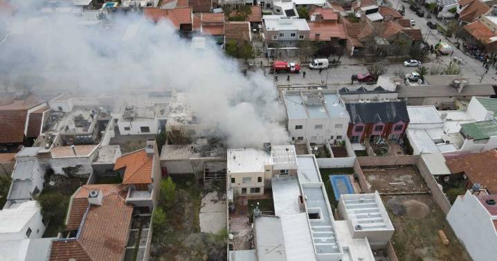 La onda expansiva afectó a otras casas en Roca: qué se sabe de la explosión del depósito de pirotecnia