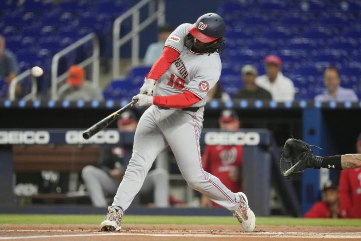 Deadspin | Josh Bell goes deep again as Nats edge Marlins