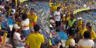 Mujer sorprendió a su pareja con su amante en pleno partido de la selección Colombia en el Matropolitano de Barranquilla: el momento se volvió viral