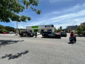 Capturan a dos presuntos asaltantes de farmacia en fraccionamiento Villas Riviera de Playa del Carmen tras persecución policial