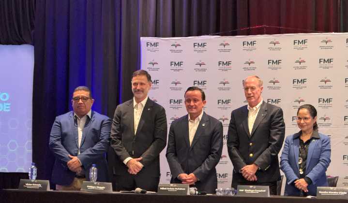 “Queremos que haya un impacto en el crecimiento del futbol mexicano”: FMF anuncia cambios en el curso para DT