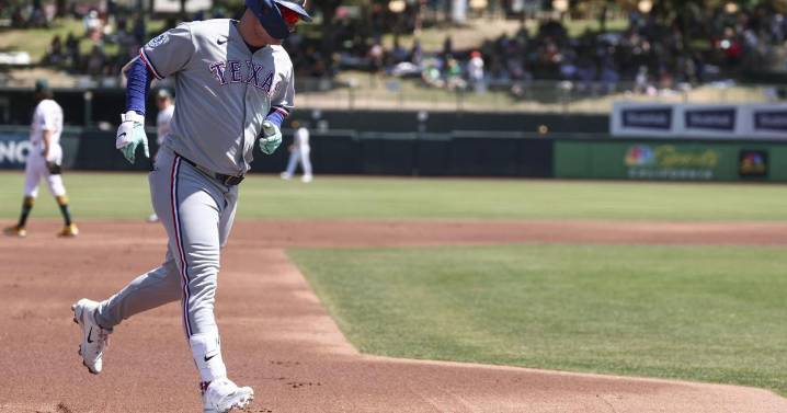 Pederson and Jung hit HRs, deGrom has 6 Ks as Rangers beat A's 9