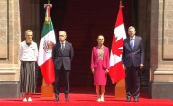 Recibe Sheinbaum al primer ministro de Canadá, Mark Carney, en la puerta de honor de Palacio Nacional