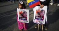 Madres venezolanas deportadas piden ayuda a Melania Trump para reunirse con sus hijos