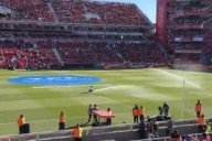 El estadio del Rojo explotó contra Chiqui Tapia: insultos y cánticos tras la descalificación de la copa