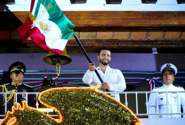 Así fue el primer Grito de Independencia de Luis Munguía en Puerto Vallarta