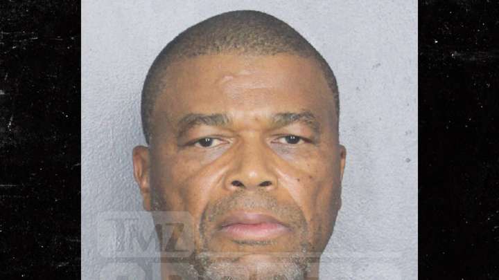 Ex-NFL LB Micheal Barrow Arrested After Accidentally Punching Wife, Cops Say