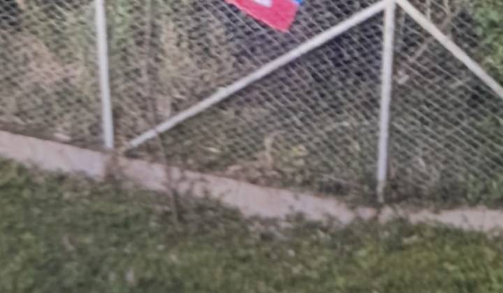 ¡Se nos metieron! Si encontraron una bandera en La Asomadera y hay foto de ella