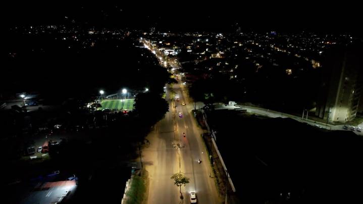 ¡Chao oscuridad! Miramar se iluminó con reparación del alumbrado público sobre avenida Sur