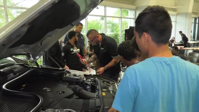 AutoNation hosts car care clinics for young drivers across South Florida