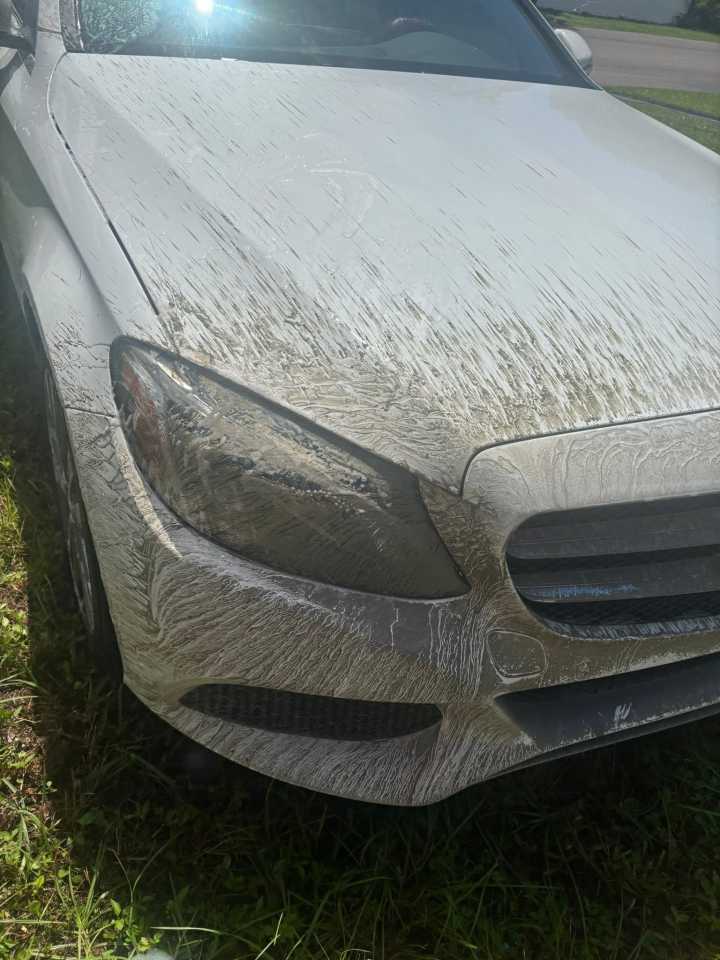 White Mercedes, gray mess: Drivers said their cars were splashed by wet concrete on St. Pete street