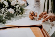 Entraron a una boda en California, se mezclaron con los invitados y robaron 60 mil dólares en regalos: las cámaras de seguridad los delataron