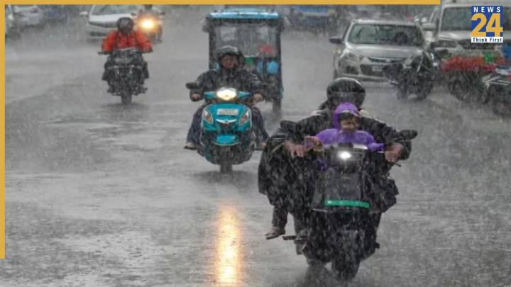 Mumbai weather update: IMD issues red alert as heavy rain lashes city