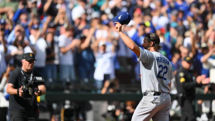 Kershaw works 5 1/3 scoreless innings in final regular-season start as Dodgers top Mariners 6