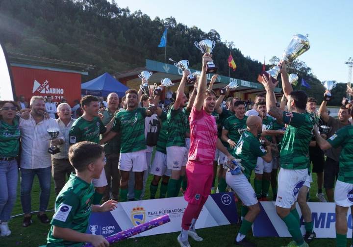 El Puerto de Vega se lleva la primera Copa Asturfútbol