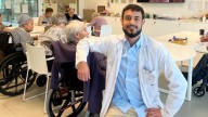 Iván Caballero, especialista en Psicogerontología: "Envejecer no es una etapa mala, pero es casi un tabú"