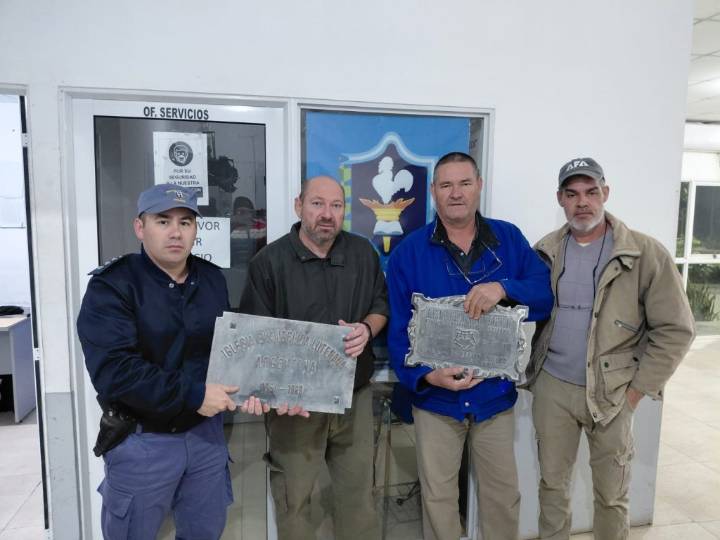 SAN BERNARDO: Se Llevó Placas De Bonce De Una Iglesia, Fue Detenido