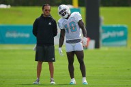 Tyreek Hill Reveals Mike McDaniel’s True Feelings After HC Blamed Tua Tagovailoa The inevitable has come true with Dolphins falling to 0-3, and WR Tyreek Hill has a few things to say about what the HC
