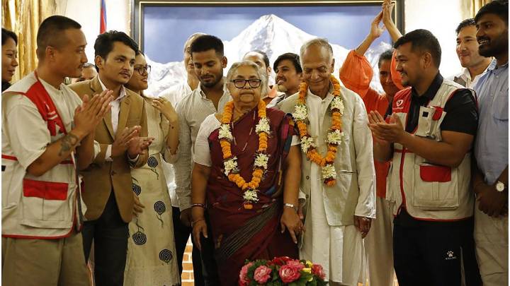 Sushila Karki se convierte en la primera mujer jefa de gobierno en Nepal: el país vuelve a la calma