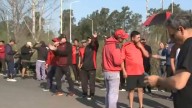 Hubo incidentes en una protesta de hinchas de Colón de Santa Fe y un futbolista recibió un piedrazo
