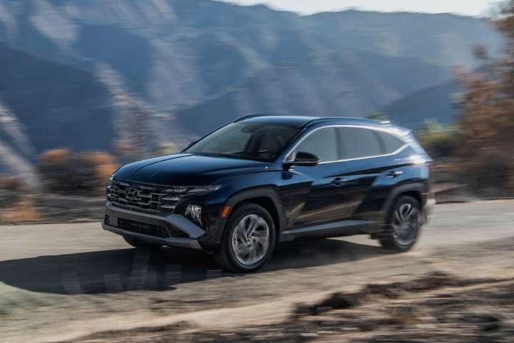Edmunds small SUV comparison: 2026 Chevrolet Equinox vs. 2026 Hyundai Tucson