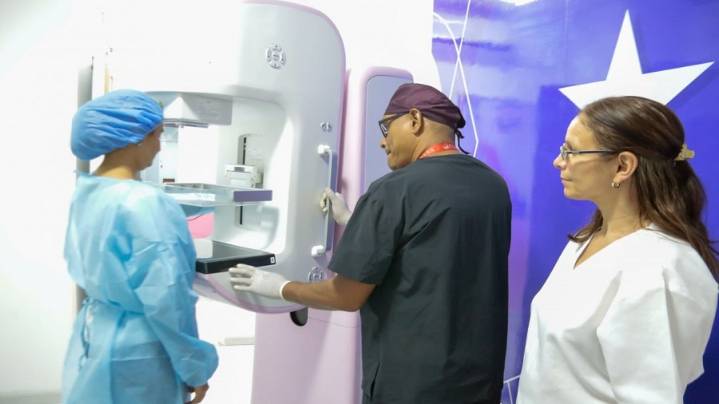Jefe de Estado inauguró Unidad Integral de Atención a la Mujer del Hospital Domingo Luciani