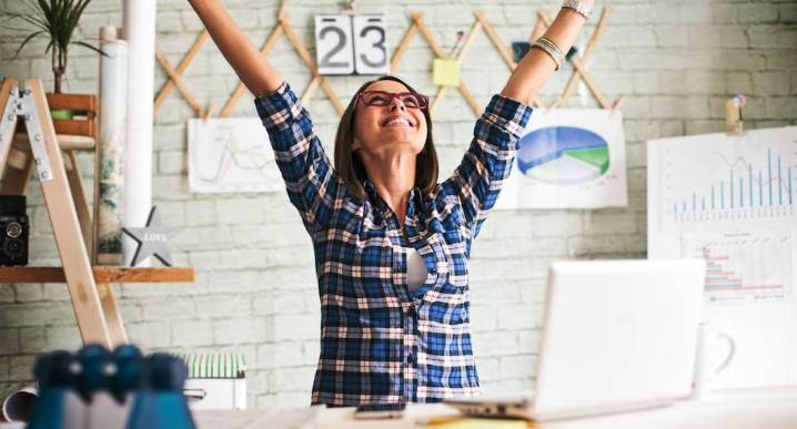 Cuándo dejar tu empleo principal por tu trabajo secundario: guía de preguntas clave