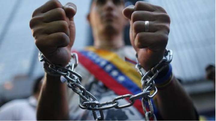 Gobierno de Maduro aprehende a 13 opositores en las dos últimas semanas