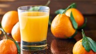 Más nutrientes: el efecto saludable de un vaso diario de zumo de naranja
