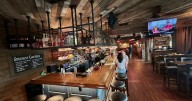 New Lakeview restaurant from Frankie & Johnny's crew brings boiled seafood, adds bourbon