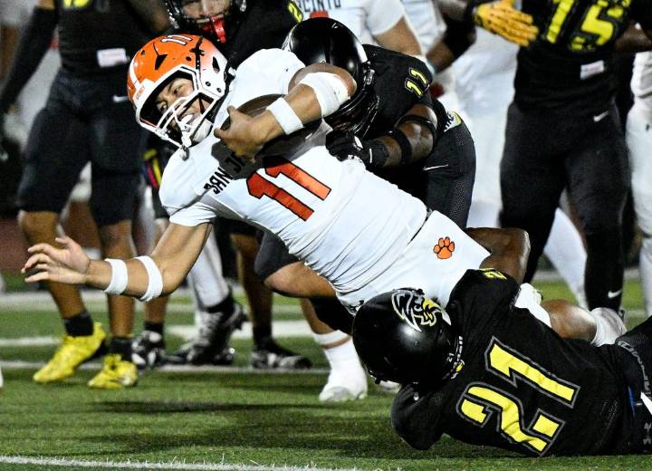 San Jacinto football wins possession game, edges Cajon