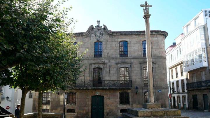 El Concello de A Coruña trabaja con Educación y Hacienda para preparar la reclamación de la Casa Cornide