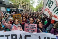 Familiares de las víctimas del triple femicidio y el feminismo movilizaron al Congreso