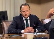 Diputado Jorge Guzmán acusa discriminación política en recorte presupuestario y advierte efecto para las regiones