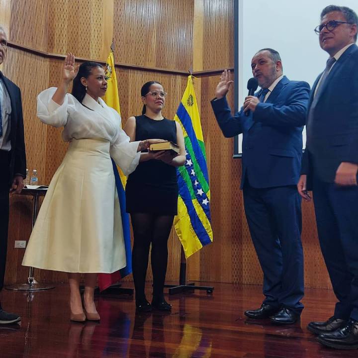 Camcaroní juramentó nueva directiva 2025