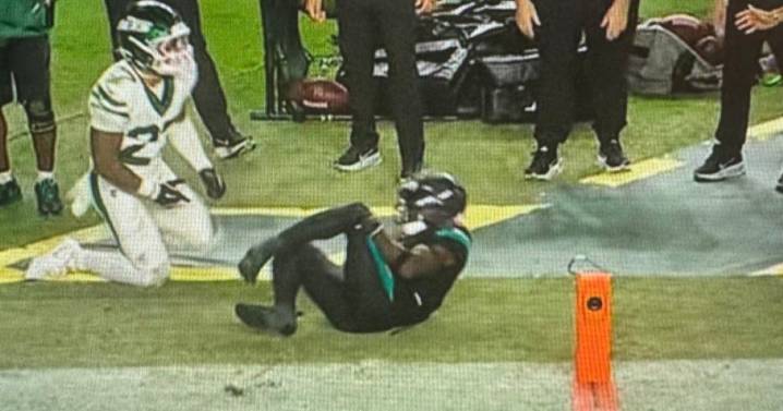 Tyreek Hill sufre escalofriante lesión; se rompe la pierna en el Dolphins vs Jets y entran de emergencia las asistencias (VIDEO)