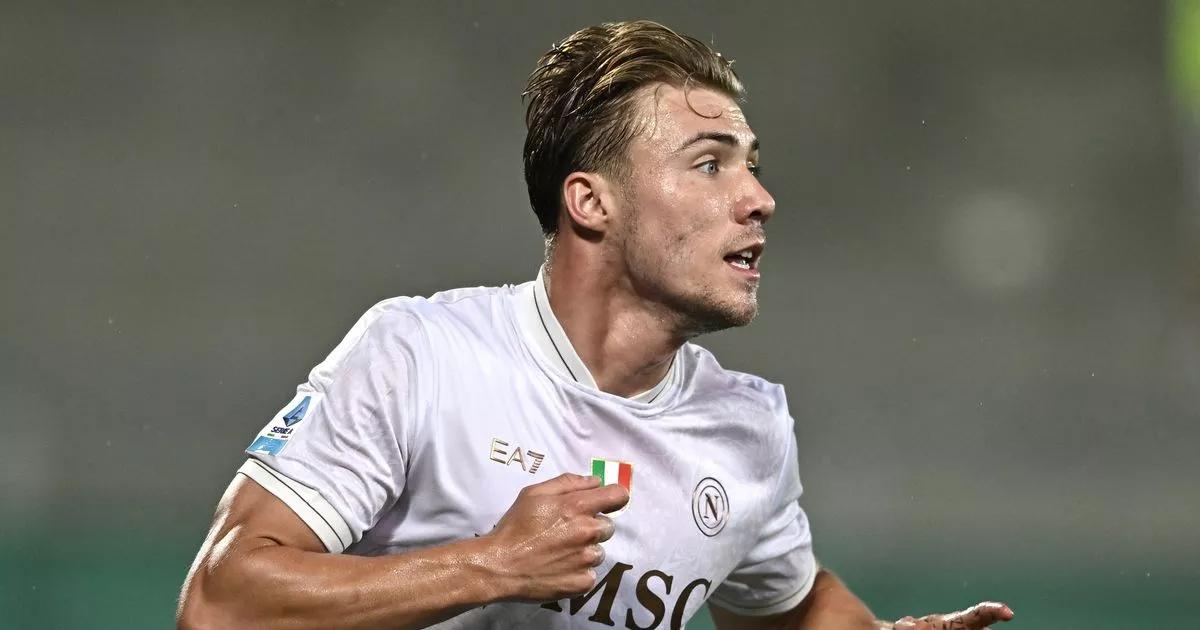 Rasmus Hojlund sends immediate Man United message after brutal Ruben Amorim transfer decision
