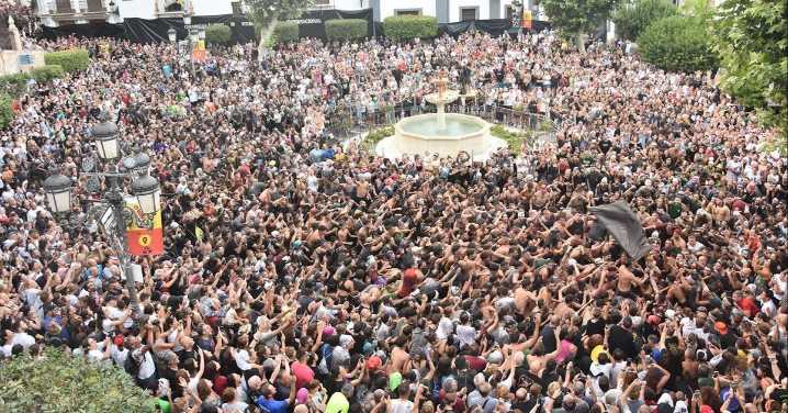 El Cascamorras 2025 reúne en Baza a cerca de 20.000 personas