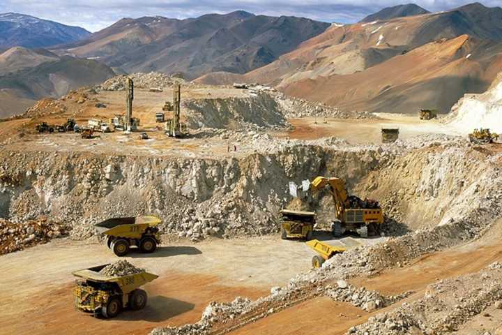 Perú es líder en la producción mundial de plata y zinc