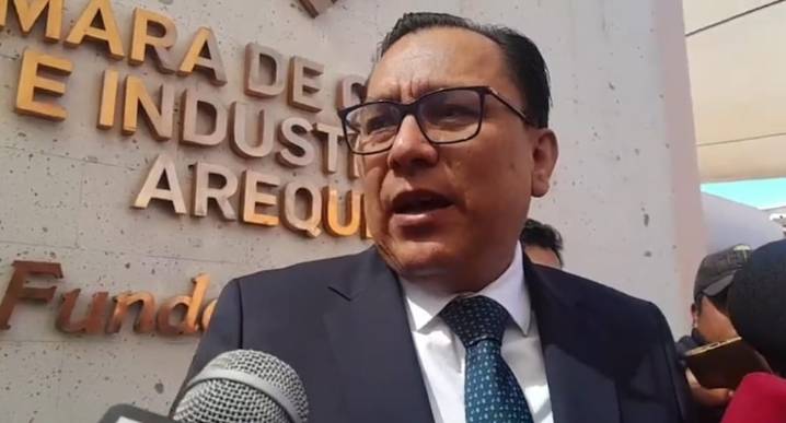 Ministro de la Producción culpa a la prensa por difundir de manera ilegítima audios de Juan José Santiváñez | Eduardo Arana 