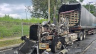 Ofrecen millonaria recompensa por delincuentes que quemaron dos tractomulas en inmediaciones de Univalle